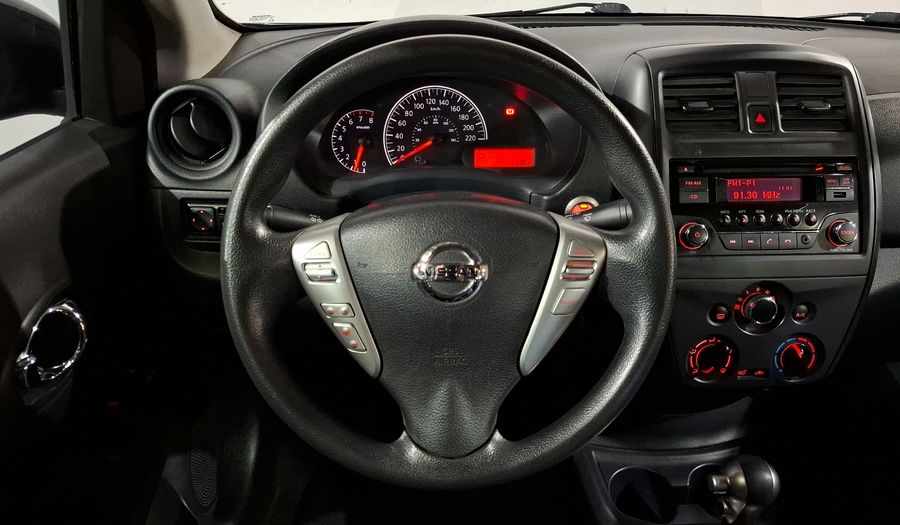 Nissan Versa 1.6 SENSE TA AC Sedan 2015