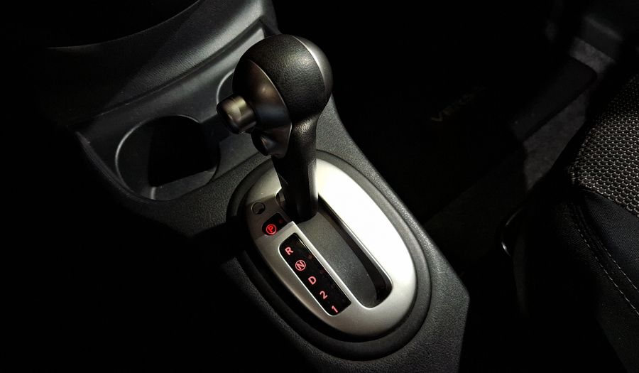 Nissan Versa 1.6 SENSE TA AC Sedan 2015