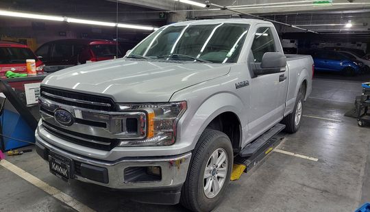 Ford • Lobo