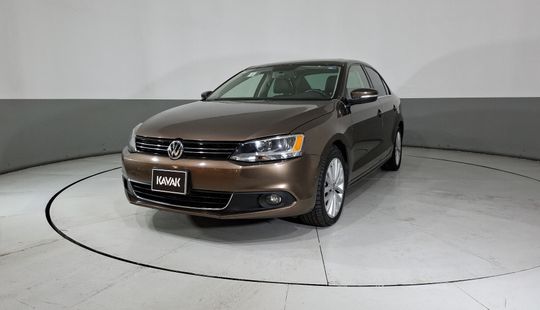 Volkswagen • Jetta