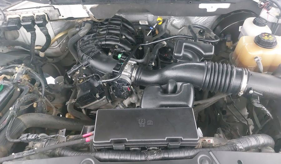 Ford F-150 3.7 XL REG 4X2 V6 AT Pickup 2013