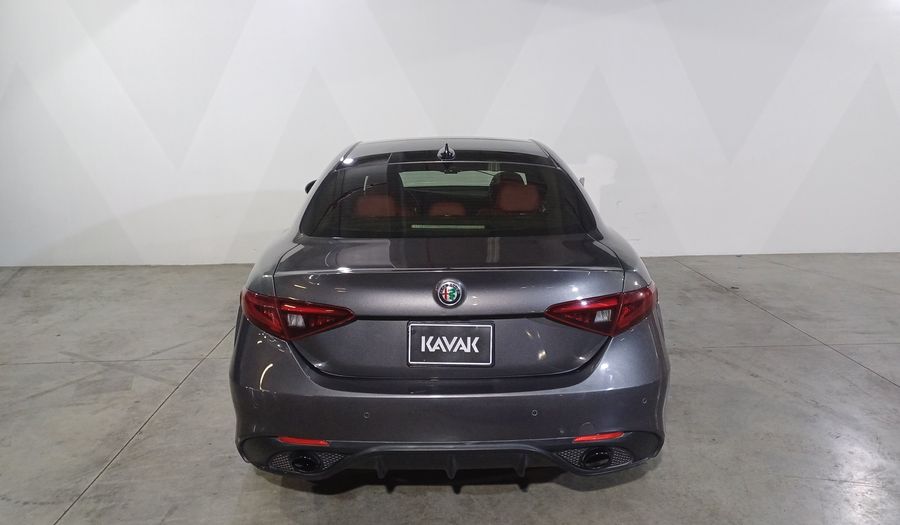 Alfa Romeo Giulia 2.0 VELOCE AUTO Sedan 2022
