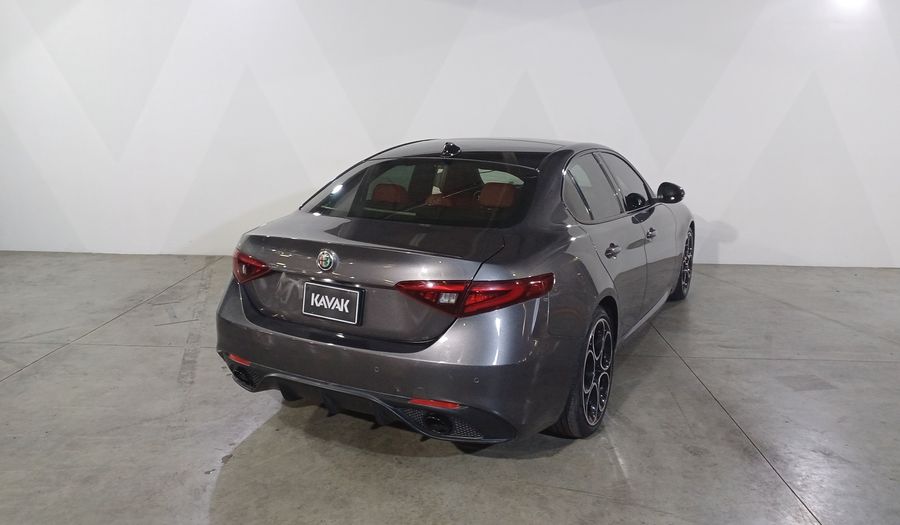 Alfa Romeo Giulia 2.0 VELOCE AUTO Sedan 2022