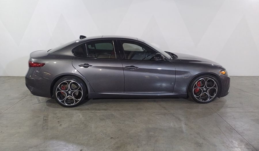 Alfa Romeo Giulia 2.0 VELOCE AUTO Sedan 2022