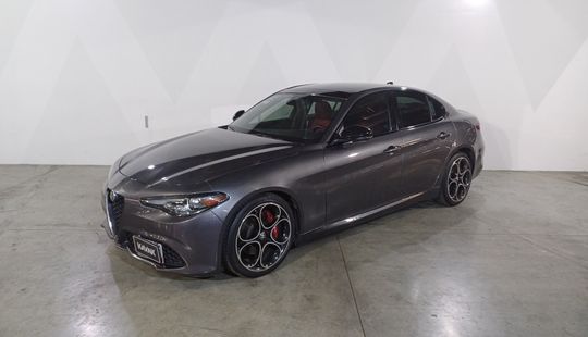 Alfa Romeo • Giulia