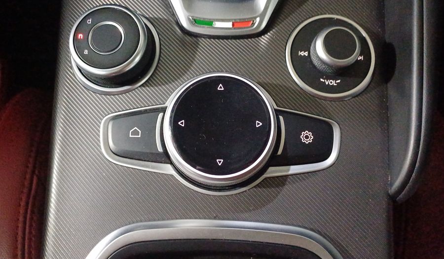 Alfa Romeo Giulia 2.0 VELOCE AUTO Sedan 2022