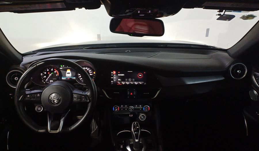 Alfa Romeo Giulia 2.0 VELOCE AUTO Sedan 2022