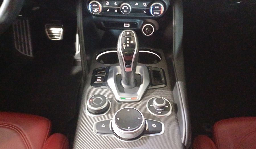 Alfa Romeo Giulia 2.0 VELOCE AUTO Sedan 2022