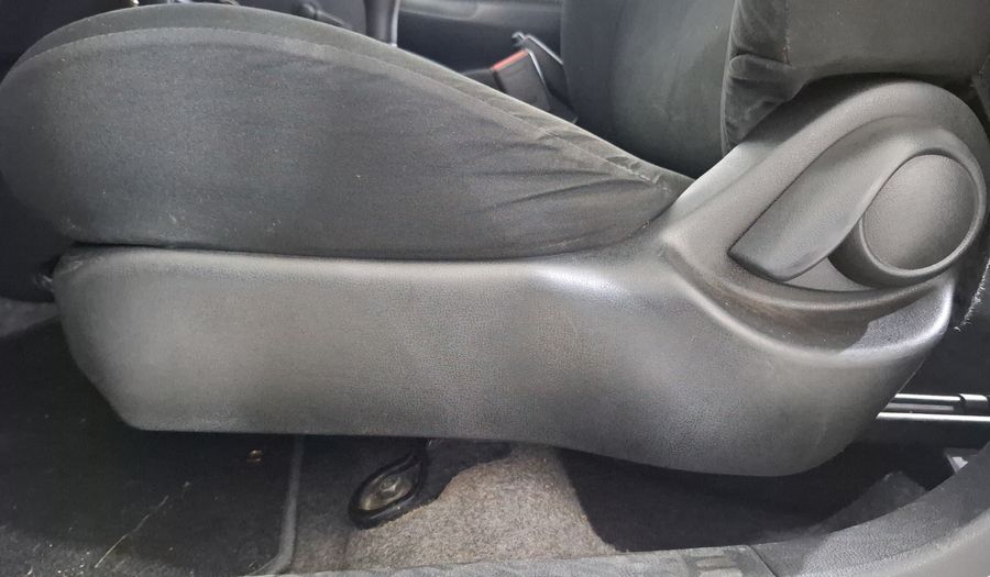 Nissan March 1.6 ACTIVE MT Hatchback 2015