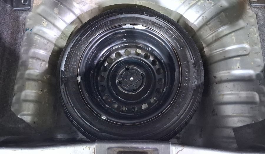 Nissan March 1.6 ACTIVE MT Hatchback 2015