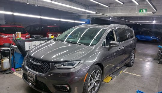 Chrysler • Pacifica