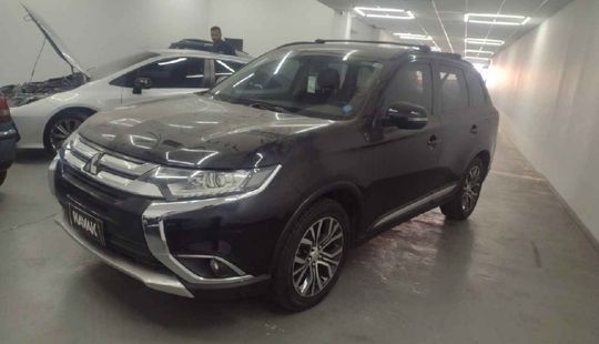 Mitsubishi • Outlander