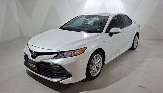 Toyota • Camry
