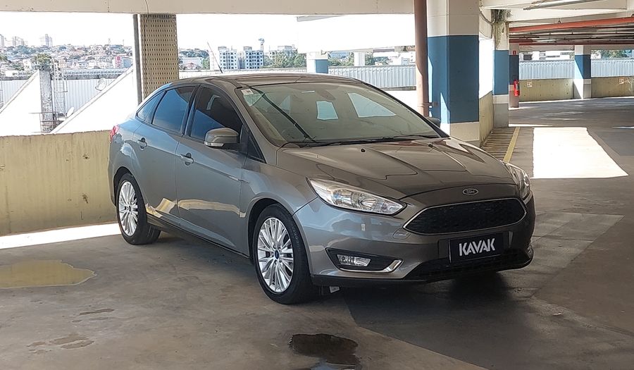 Ford Focus SE PLUS FASTBACK Sedan 2016