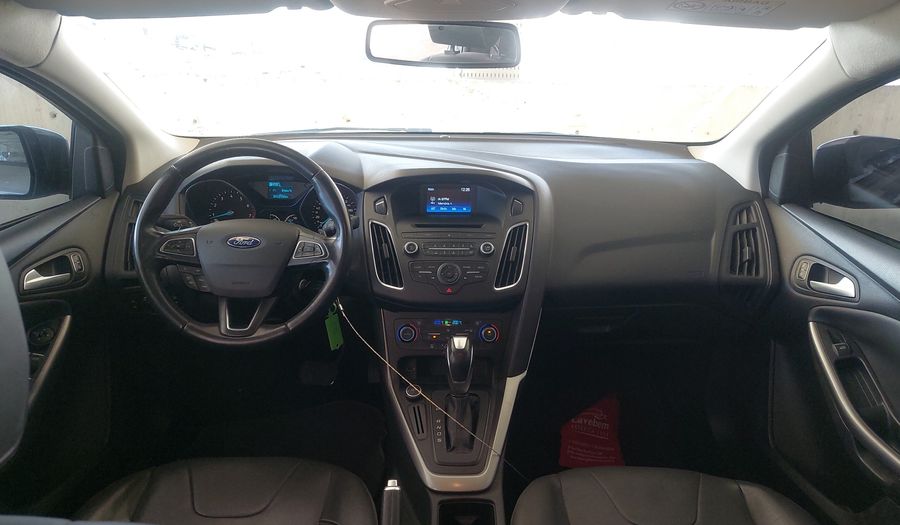 Ford Focus SE PLUS FASTBACK Sedan 2016