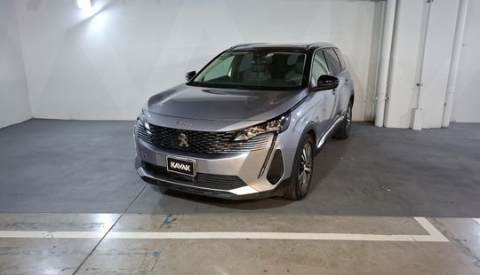Peugeot • 5008
