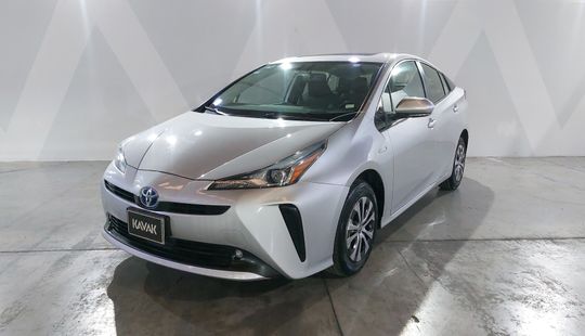 Toyota • Prius