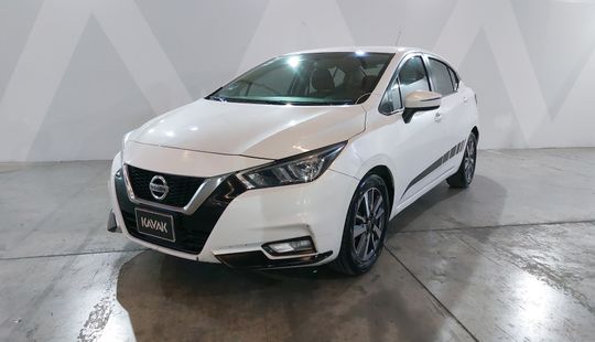Nissan • Versa
