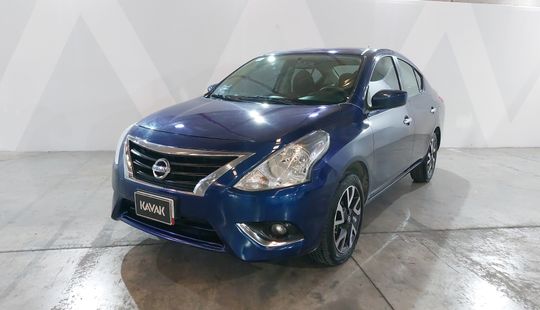 Nissan • Versa