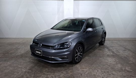 Volkswagen • Golf