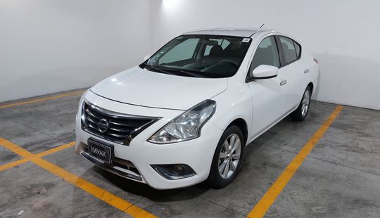 Nissan • Versa
