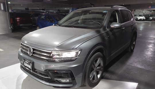 Volkswagen • Tiguan