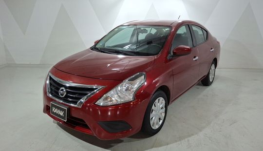 Nissan • Versa