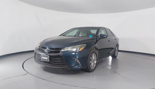 Toyota • Camry