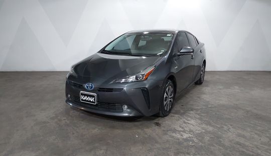 Toyota • Prius