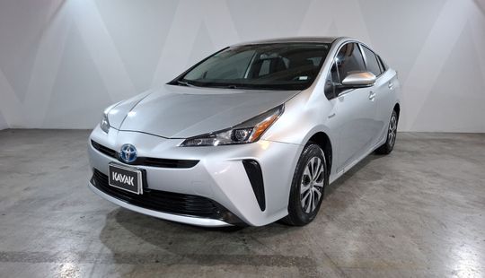 Toyota • Prius