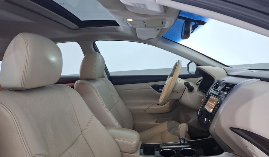 Nissan Altima 2.5 ADVANCE NAVI CVT Sedan 2015