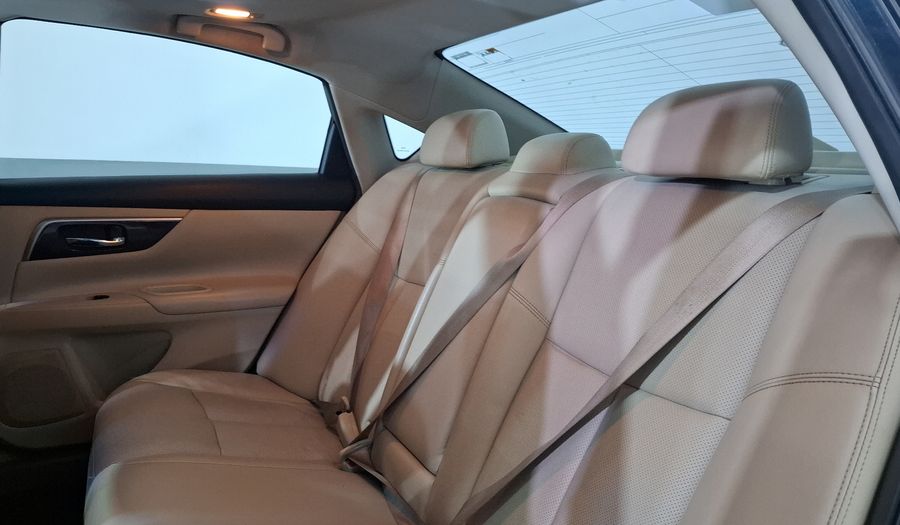 Nissan Altima 2.5 ADVANCE NAVI CVT Sedan 2015