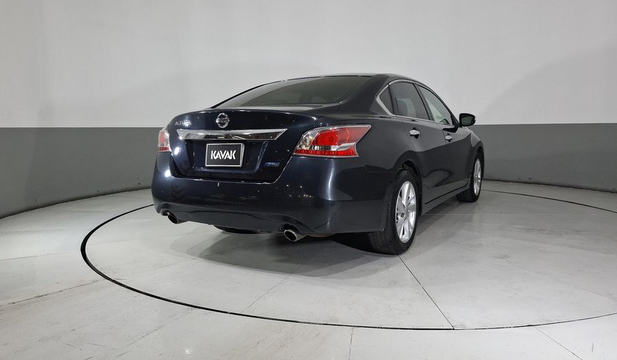 Nissan Altima 2.5 ADVANCE NAVI CVT Sedan 2015
