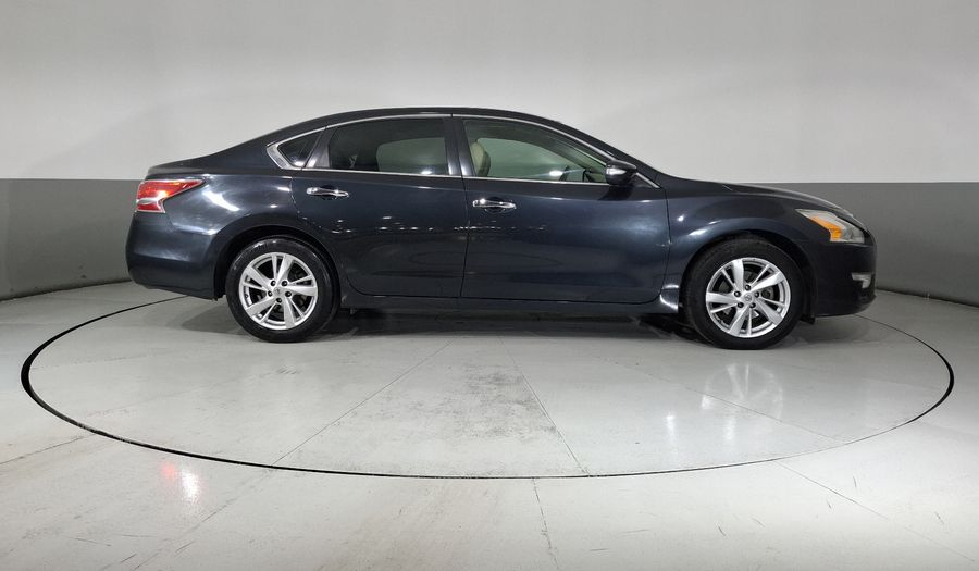 Nissan Altima 2.5 ADVANCE NAVI CVT Sedan 2015