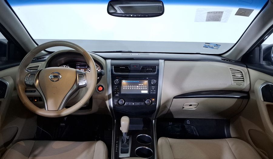Nissan Altima 2.5 ADVANCE NAVI CVT Sedan 2015
