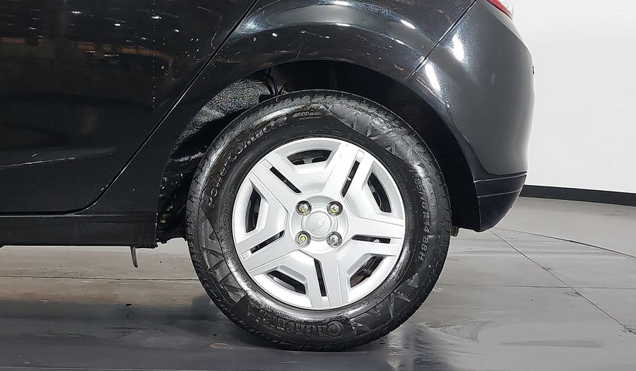 Chevrolet Onix MPFI JOY Hatchback 2017