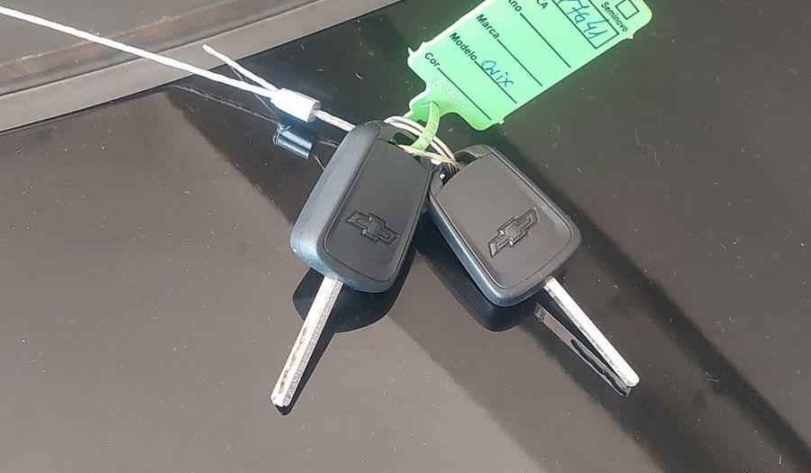 Chevrolet Onix MPFI JOY Hatchback 2017