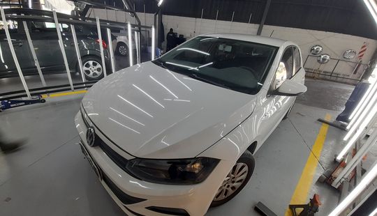 Volkswagen • Polo