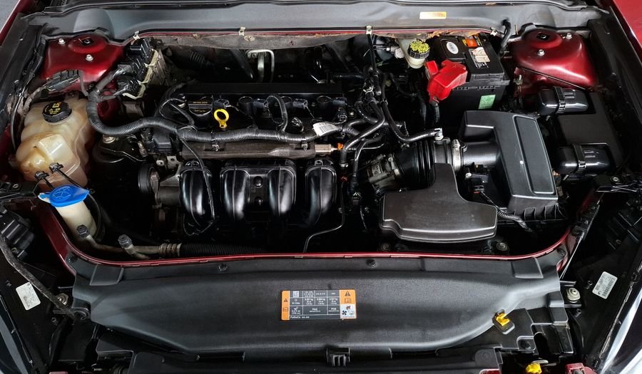 Ford Fusion 2.5 S I4 AT Sedan 2013
