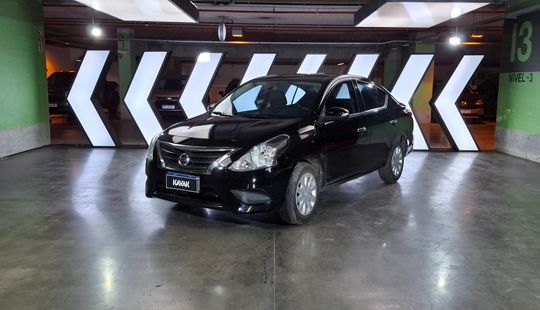 Nissan • Versa