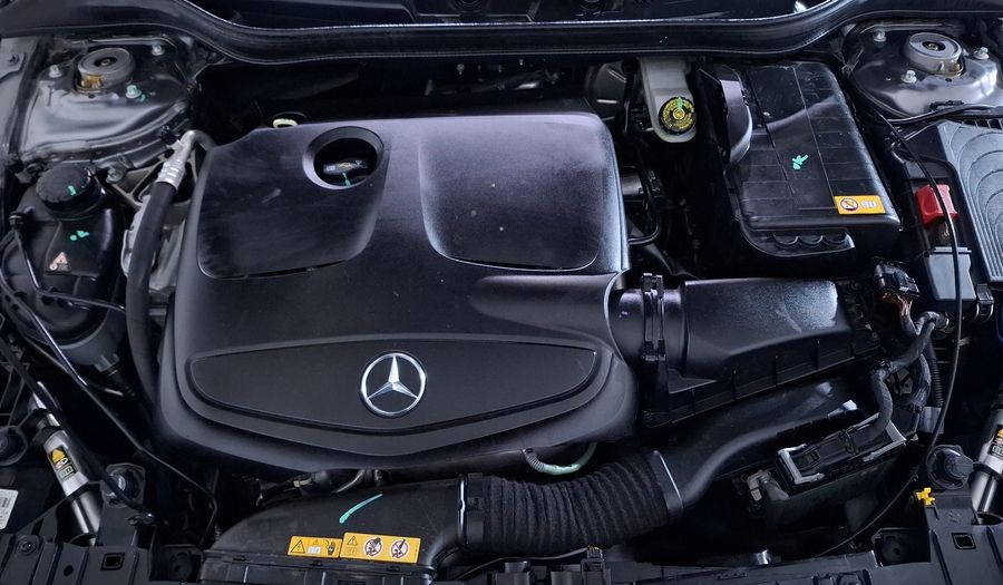Mercedes Benz Clase Gla 1.6 GLA 200 CGI SPORT Suv 2014