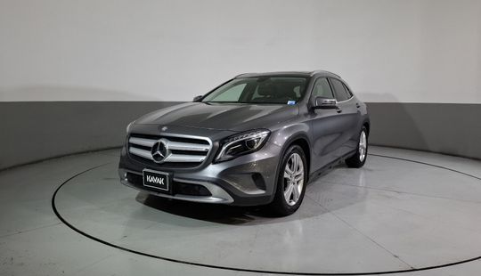 Mercedes Benz • Clase GLA