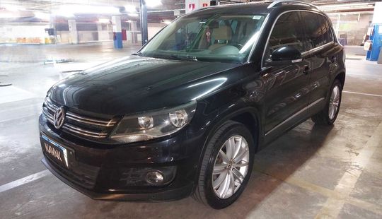 Volkswagen • Tiguan