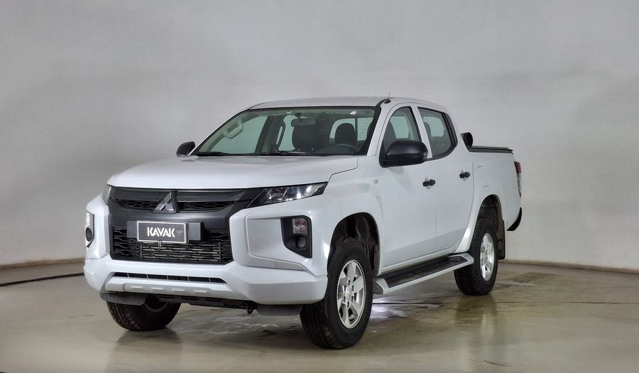 Mitsubishi L200 2.4 TD WORK DC CR Pickup 2021