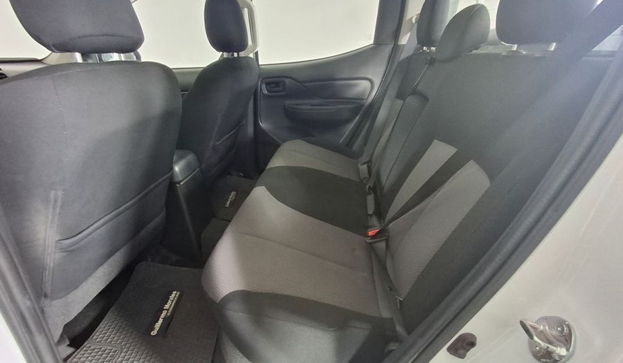 Mitsubishi L200 2.4 TD WORK DC CR Pickup 2021