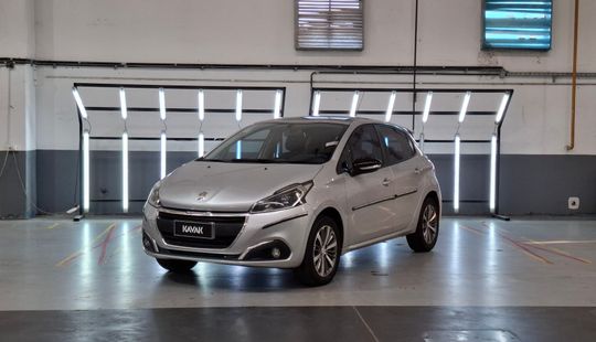 Peugeot • 208