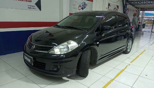 Nissan • Tiida