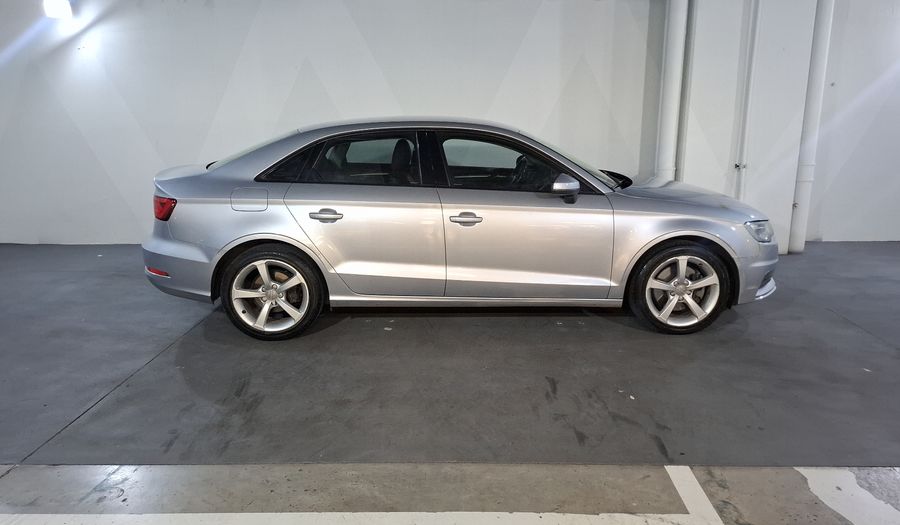 Audi A3 1.8 TFSI AMBIENTE S TRONIC Sedan 2016