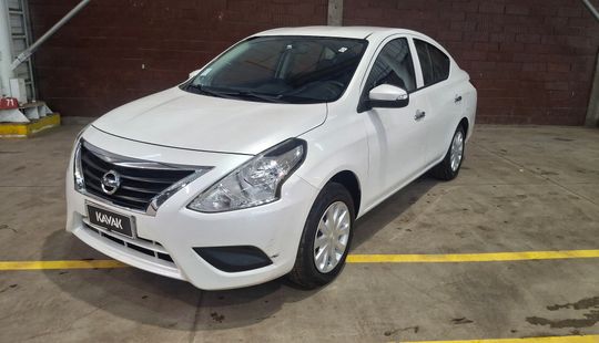 Nissan • Versa