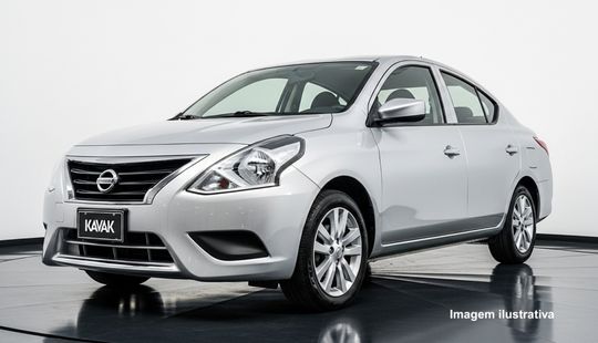 Nissan • Versa